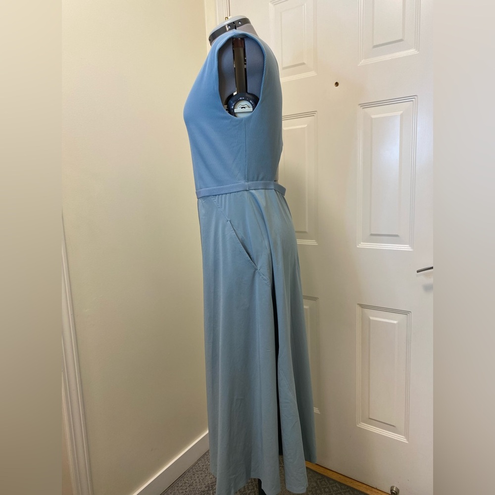 Sleeveless V-Neck Midi Dress in Sage Green - Picture 4 of 10